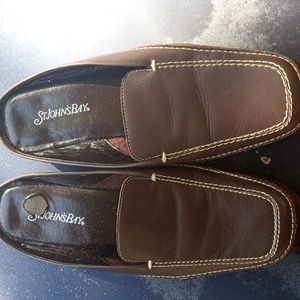 🚨St. John's Bay Slip-ons